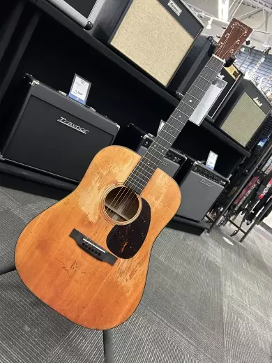 Martin Guitars - D-18 STD SL 2